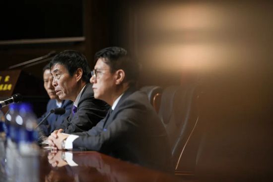 千羽熊男同性恋壮熊视频