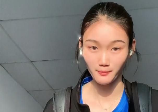 老师脚交榨精玉足h文
