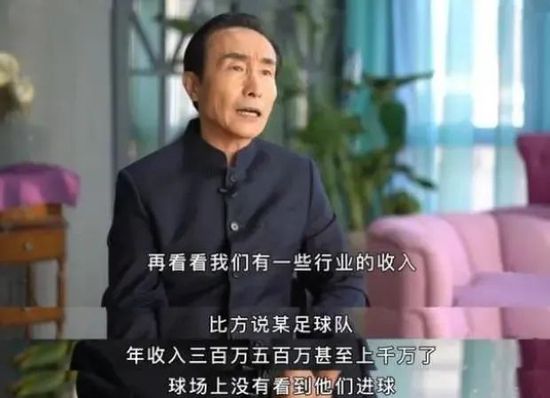 护士穿着白丝被医生摸动图